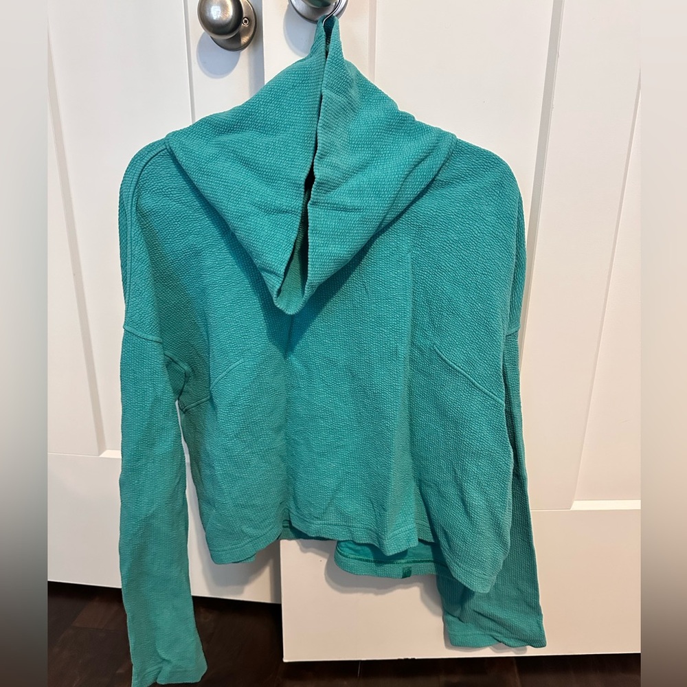 Lululemon Teal Pullover